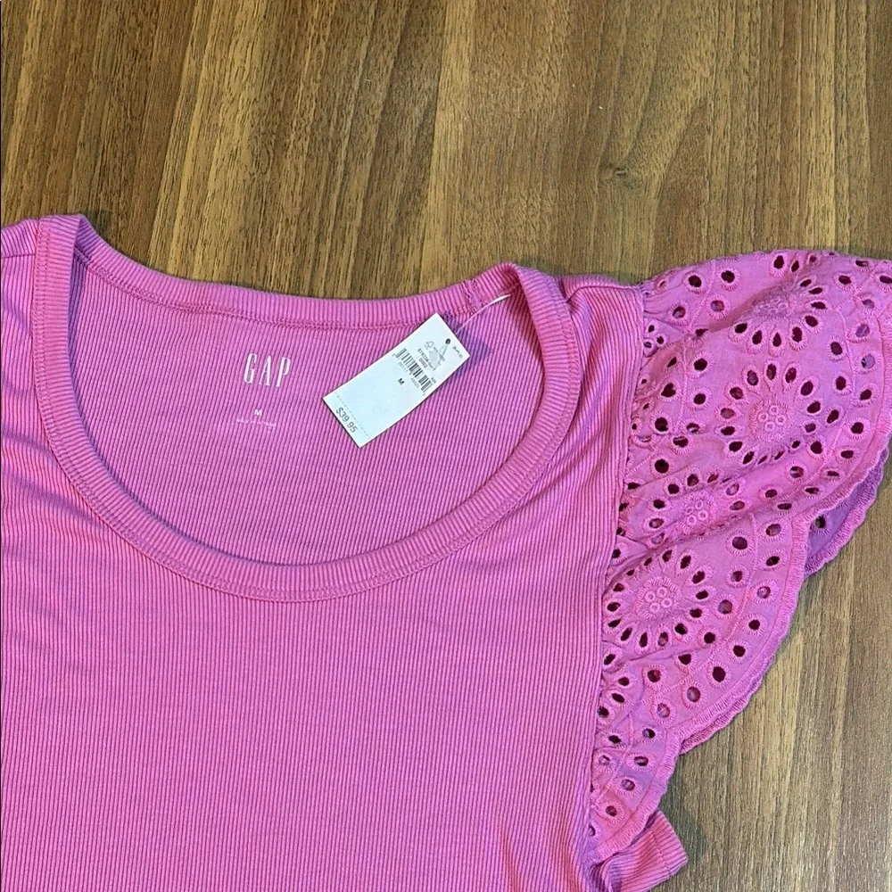 GAP Eyelet Sleeve Rib T-Shirt NWT - Picture 2 of 7